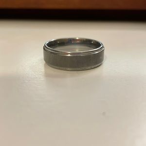 Men’s tungsten band